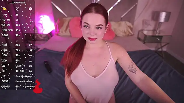 Snapshot of CarolinaDia chatting on 02-08-25, 11:55 CarolinaDia online show from 02-08-25, 11:55