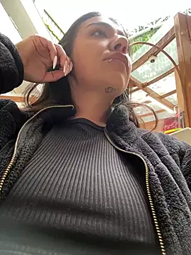 Snapshot of Samy_Vegaa chatting on 03-13-25, 03:39 Samy Vegaa online show from 03-13-25, 03:39