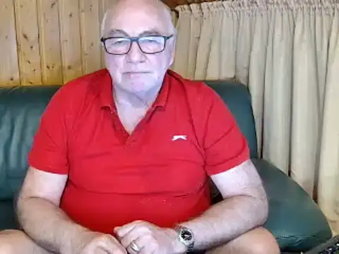 Snapshot of biggandybig chatting on 02-13-25, 10:11 biggandybig online show from 02-13-25, 10:11