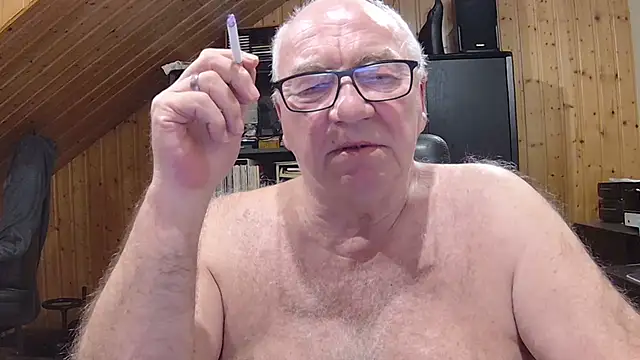 Snapshot of biggandybig chatting on 03-02-26, 09:54 biggandybig online show from 03-02-26, 09:54