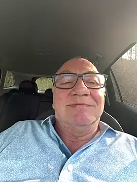 Snapshot of biggandybig chatting on 03-08-26, 02:10 biggandybig online show from 03-08-26, 02:10