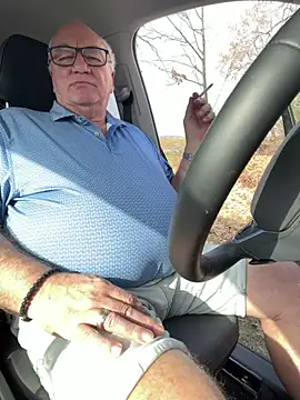 Snapshot of biggandybig chatting on 03-10-26, 10:20 biggandybig online show from 03-10-26, 10:20