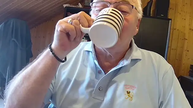 Snapshot of biggandybig chatting on 03-15-26, 01:17 biggandybig online show from 03-15-26, 01:17