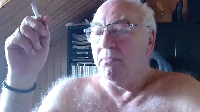 Snapshot of biggandybig chatting on 03-30-26, 09:54 biggandybig online show from 03-30-26, 09:54