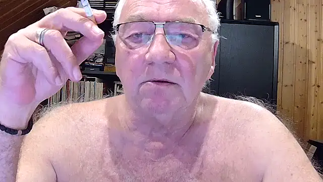 Snapshot of biggandybig chatting on 04-01-26, 09:56 biggandybig online show from 04-01-26, 09:56