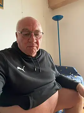 Snapshot of biggandybig chatting on 04-11-26, 07:56 biggandybig online show from 04-11-26, 07:56