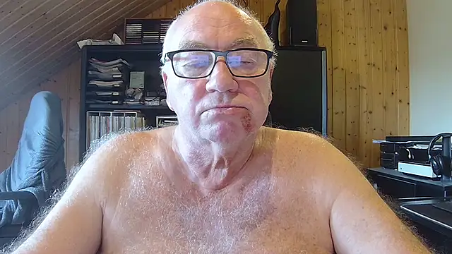 Snapshot of biggandybig chatting on 06-12-26, 10:58 biggandybig online show from 06-12-26, 10:58