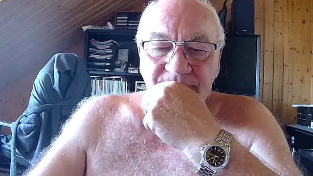 Snapshot of biggandybig chatting on 06-24-26, 10:58 biggandybig online show from 06-24-26, 10:58