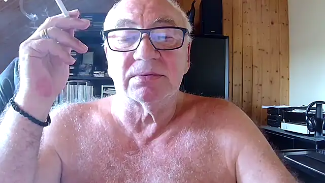 Snapshot of biggandybig chatting on 06-26-26, 11:58 biggandybig online show from 06-26-26, 11:58