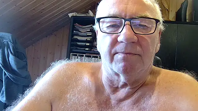 Snapshot of biggandybig chatting on 07-06-26, 08:11 biggandybig online show from 07-06-26, 08:11