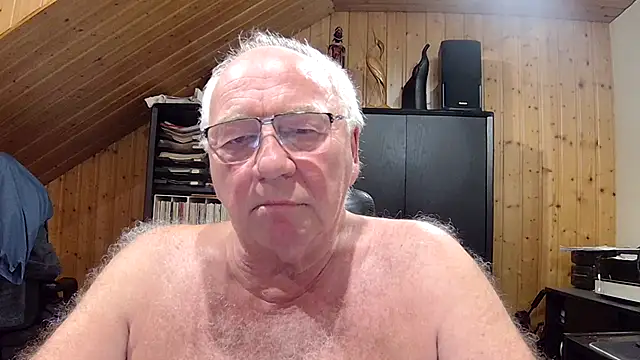 Snapshot of biggandybig chatting on 07-07-26, 10:03 biggandybig online show from 07-07-26, 10:03
