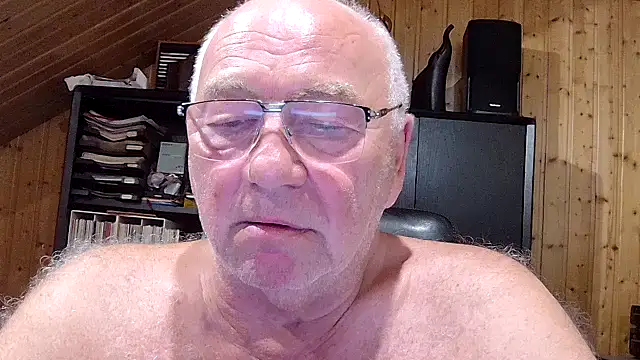 Snapshot of biggandybig chatting on 07-15-26, 09:31 biggandybig online show from 07-15-26, 09:31