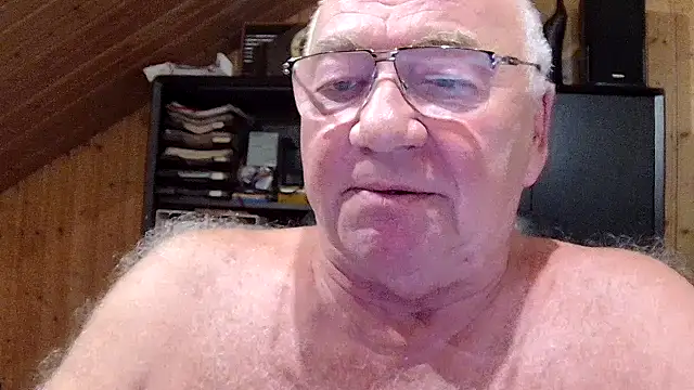 Snapshot of biggandybig chatting on 07-18-26, 11:19 biggandybig online show from 07-18-26, 11:19