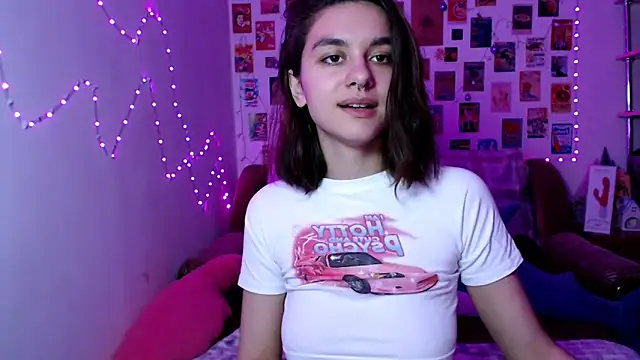 Snapshot of Celine_Dionn chatting on 01-07-25, 04:27 Celine Dionn online show from 01-07-25, 04:27