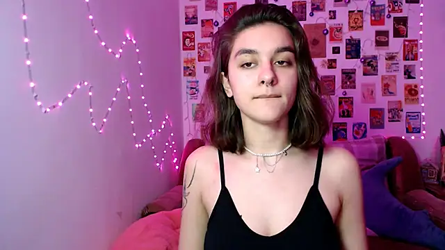 Snapshot of Celine_Dionn chatting on 01-16-25, 01:47 Celine Dionn online show from 01-16-25, 01:47