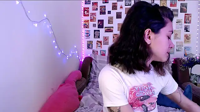 Snapshot of Celine_Dionn chatting on 02-14-25, 09:34 Celine Dionn online show from 02-14-25, 09:34