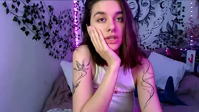 Snapshot of Celine_Dionn chatting on 03-07-25, 02:34 Celine Dionn online show from 03-07-25, 02:34