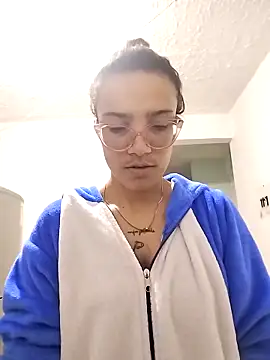 Snapshot of Yaumiko chatting on 03-18-26, 11:02 Yaumiko online show from 03-18-26, 11:02