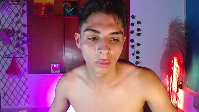 Snapshot of justin_alexxx chatting on 01-27-25, 05:48 justin alexxx online show from 01-27-25, 05:48