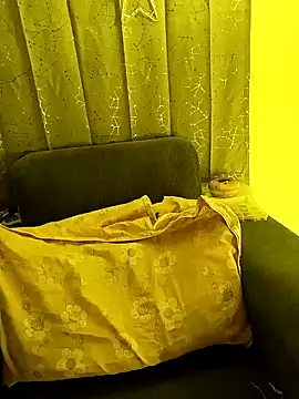 Divya girl online show from 03-21-25, 07:35