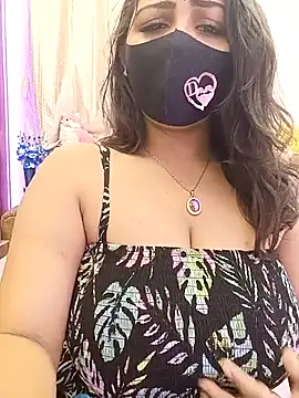 Divya girl online show from 04-17-26, 02:20