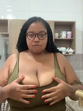 Snapshot of SweetLizzyBBW chatting on 05-18-26, 06:14 SweetLizzyBBW online show from 05-18-26, 06:14