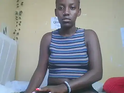 Snapshot of HoLy-ViRgiN chatting on 02-13-25, 12:43 HoLy-ViRgiN online show from 02-13-25, 12:43