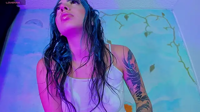 Snapshot of SaturnooStonee chatting on 10-22-25, 06:35 SaturnooStonee online show from 10-22-25, 06:35