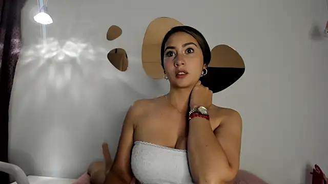 Snapshot of ValentinaaF chatting on 02-27-26, 11:54 ValentinaaF online show from 02-27-26, 11:54