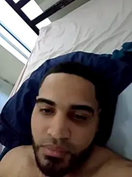 luismanuel 1998 online show from 11-30-25, 02:54