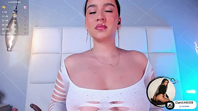 danii hill  online show from 09-11-25, 04:34