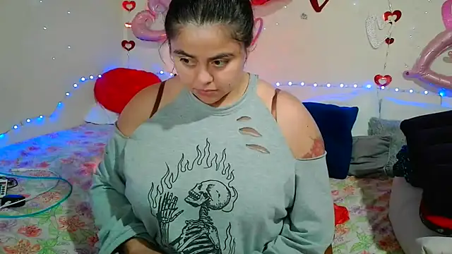 Snapshot of celestehot707rs chatting on 06-18-26, 04:44 celestehot707rs online show from 06-18-26, 04:44