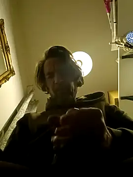 Snapshot of Hydrafu chatting on 10-30-25, 12:12 Hydrafu online show from 10-30-25, 12:12