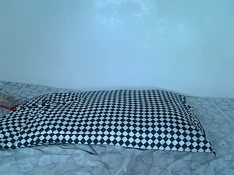 laetitia  online show from 10-18-25, 01:08