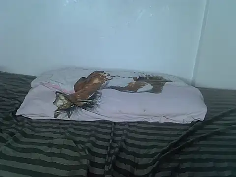 laetitia  online show from 11-06-25, 02:12