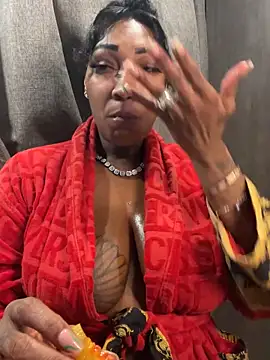 CUMQUEEN-XXX69 online show from 09-14-25, 11:59