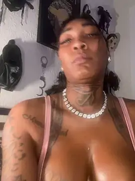 CUMQUEEN-XXX69 online show from 11-14-25, 12:42