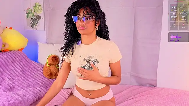 Snapshot of Heily_Fox chatting on 11-13-25, 07:07 Heily Fox online show from 11-13-25, 07:07