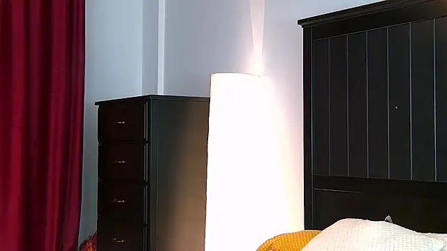 Yanira Muslim online show from 10-14-25, 04:13