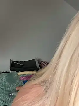 Liana Lou online show from 02-28-25, 10:41