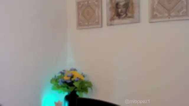 Snapshot of mariana_lopez1 chatting on 03-16-25, 08:43 mariana lopez1 online show from 03-16-25, 08:43