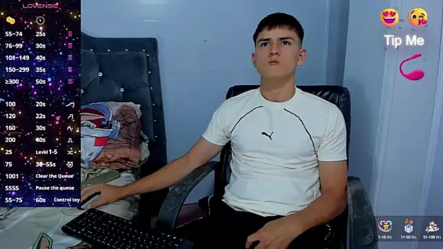 Snapshot of Jacobb_Lee chatting on 10-24-25, 09:00 Jacobb Lee online show from 10-24-25, 09:00