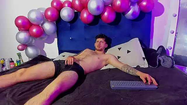 Ari and loggan online show from 12-17-24, 12:23