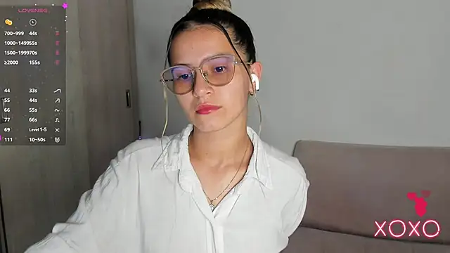 Lilacutte  online show from 09-21-25, 05:09