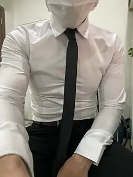 harrylouis1357 online show from 12-18-24, 01:45