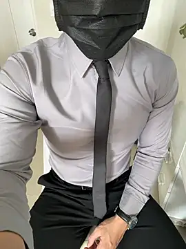 harrylouis1357 online show from 01-01-25, 06:37