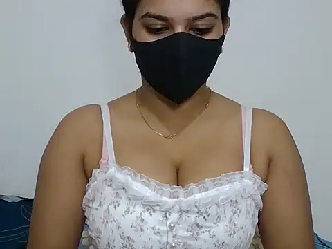 Snapshot of sparkling_queen chatting on 03-09-25, 02:07 sparkling queen online show from 03-09-25, 02:07