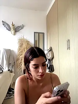 Snapshot of dakota_le chatting on 10-31-25, 02:18 dakota le online show from 10-31-25, 02:18