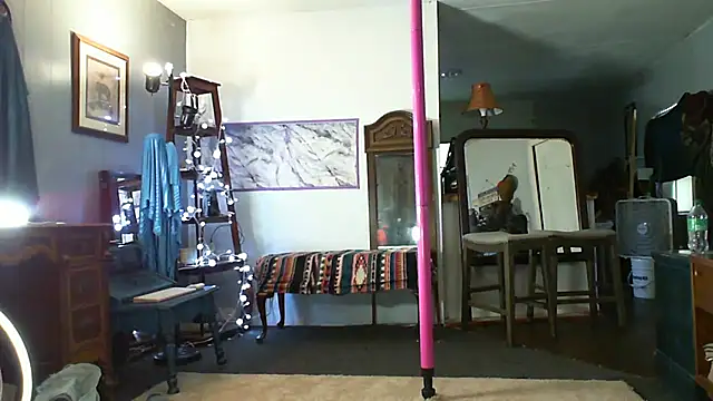 Genevieve143 online show from 09-25-25, 11:19