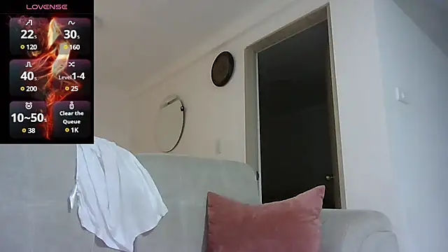 saramartinez1000 online show from 02-25-25, 07:25